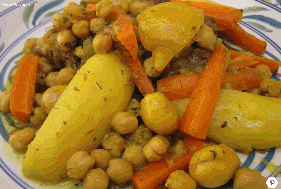 Tajine marocain aux carottes, pommes de terre et pois chiche